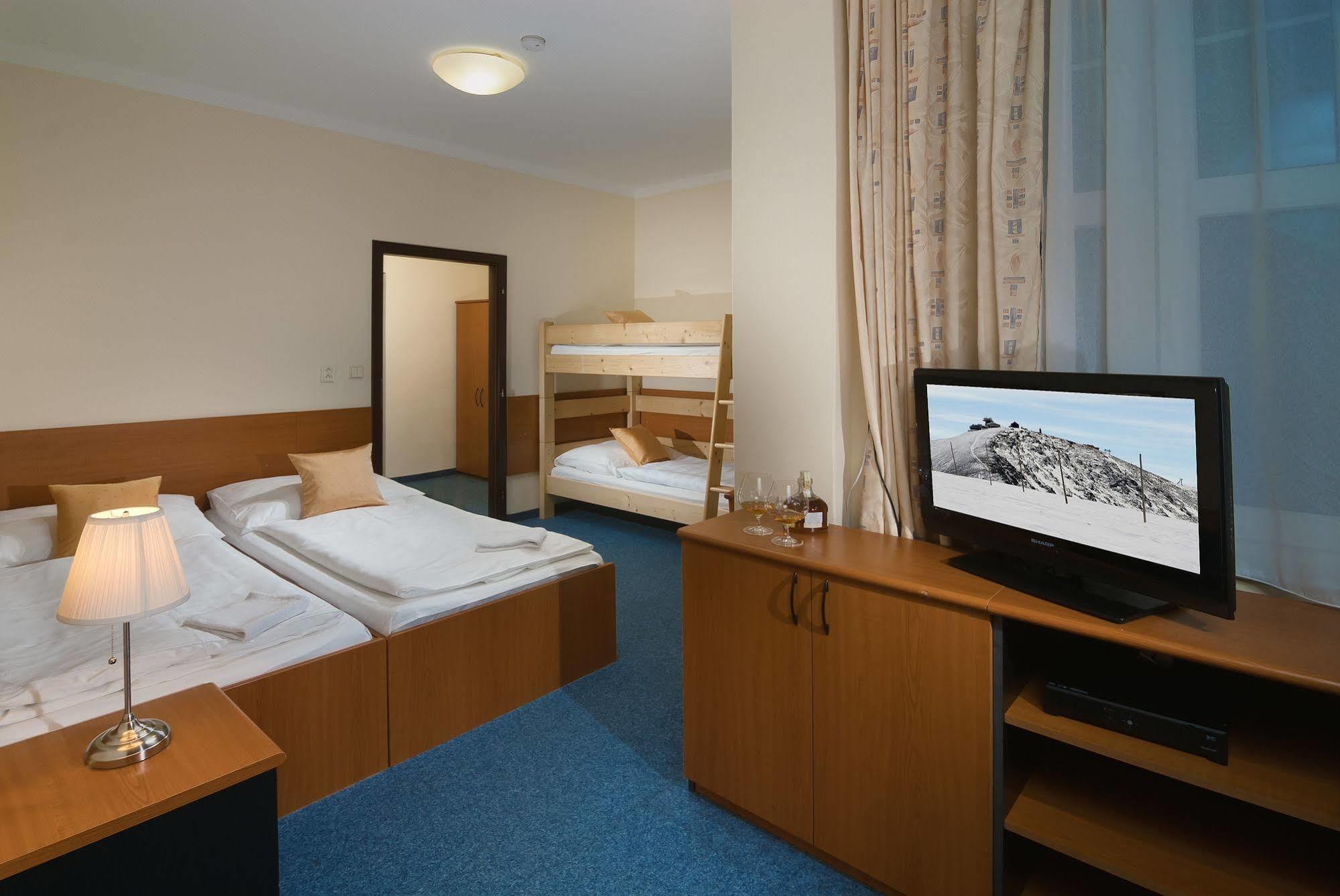Lyzarska Bouda Domovina Hotel Špindlerŭv Mlýn Luaran gambar
