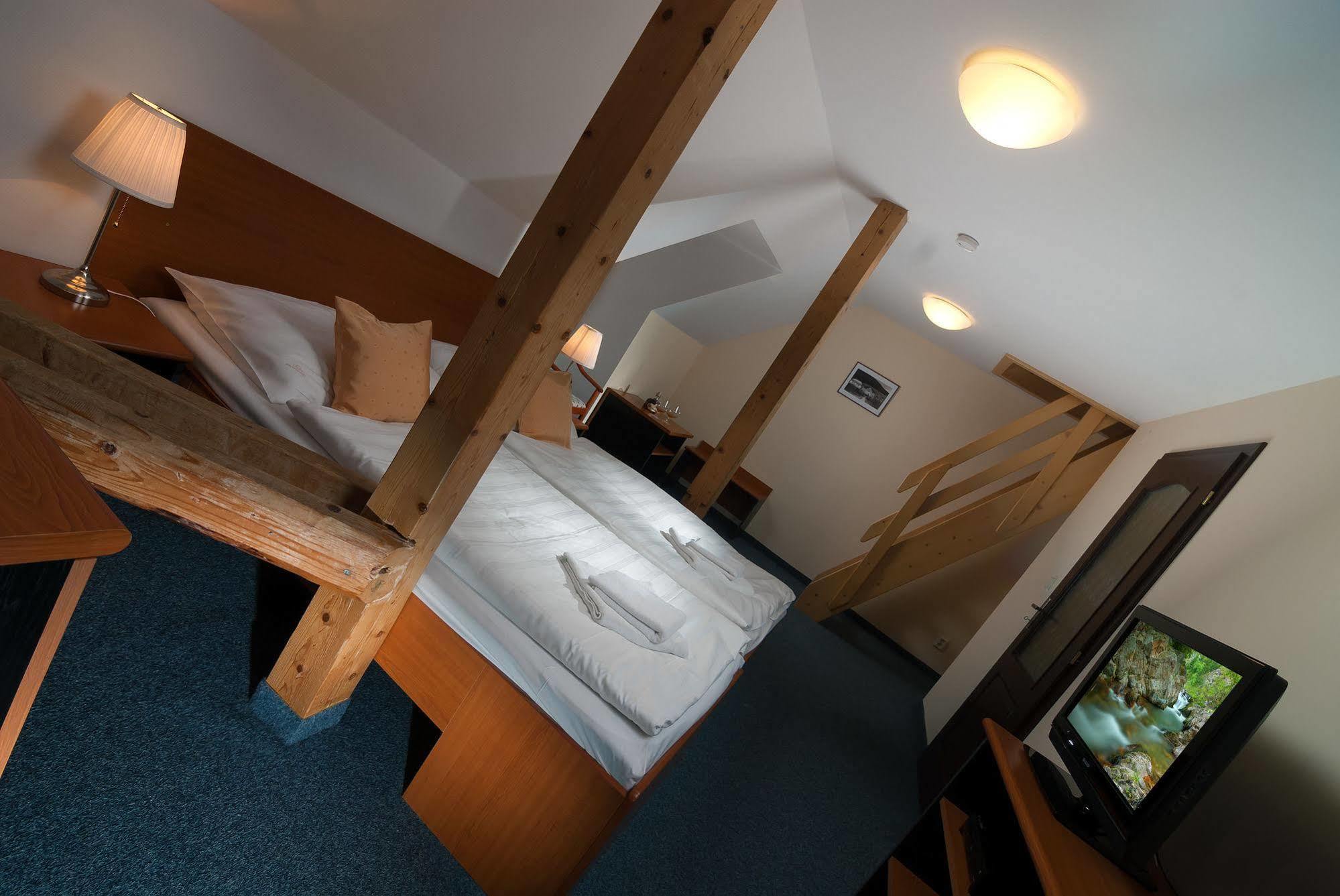 Lyzarska Bouda Domovina Hotel Špindlerŭv Mlýn Luaran gambar