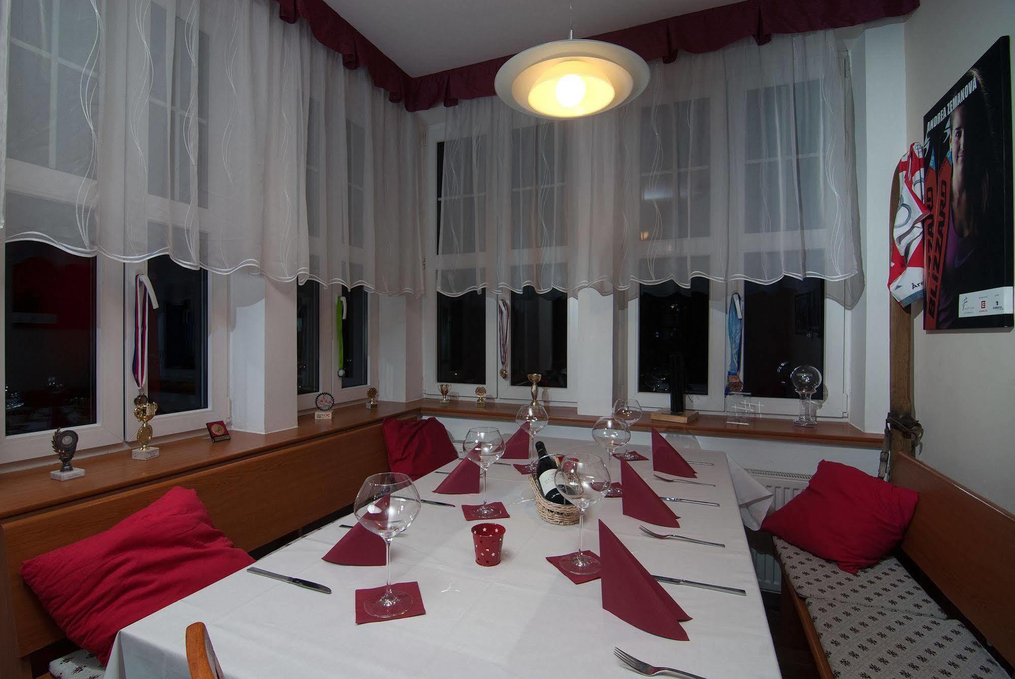 Lyzarska Bouda Domovina Hotel Špindlerŭv Mlýn Luaran gambar
